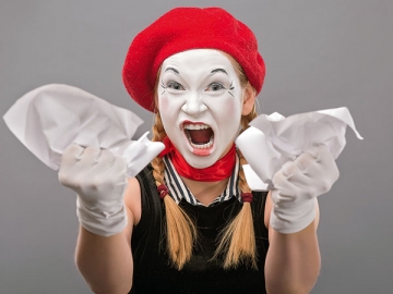 Исполнение функций агента по НДС напоминает театр одного актера: агент сам платит НДС, сам себе выставляет счет-фактуру, сам отчитывается перед ИФНС