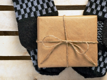 Вам подарили долю в успешно работающей компании? Вы счастливчик! Только если решите ее продать, освобождение по НДФЛ вам не светит