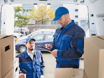 Если товары приняты к учету в одном периоде, а цена на них увеличилась в другом, покупателю не нужно подавать уточненку — разница между ценами отражается в декларации за тот период, в котором произошло увеличение цены