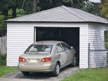 Арендуя авто у работника, который, кроме того, зарегистрирован в качестве самозанятого, вам не придется исполнять функции НДФЛ-агента