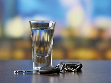 Кто-то предлагает вернуть вытрезвители, а вот, например, МВД в рамках борьбы с «пьяной» ездой хочет конфисковывать автомобили у водителей, дважды пойманных за рулем в нетрезвом виде