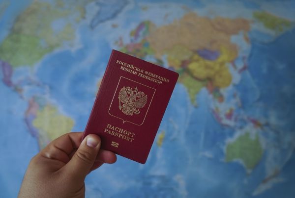 Новости: Нужно ли печатать бумажные фотографии для оформления загранпаспорта