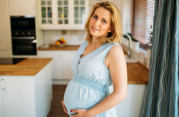 Новости: Пособия по БиР и по уходу за ребенком хотят разрешить получать одновременно