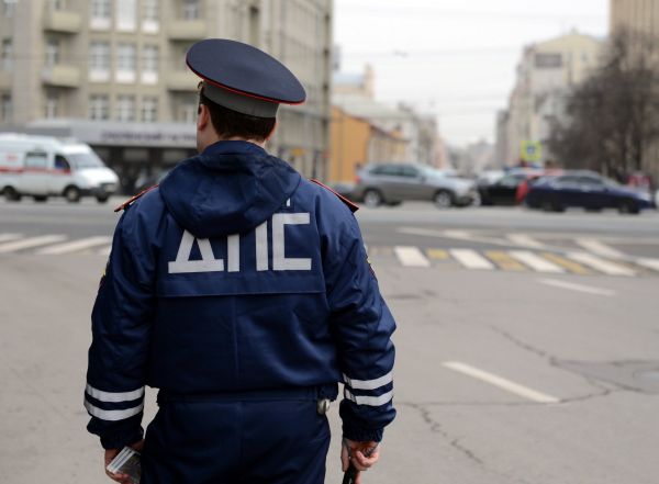 Новости: Водительские права можно будет предъявлять автоинспектору через МАХ